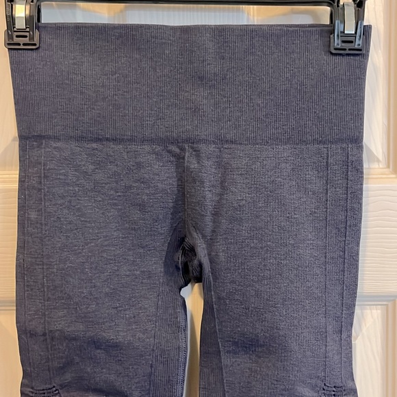 Lululemon blue capri in the flow crop leggings - Picture 3 of 8